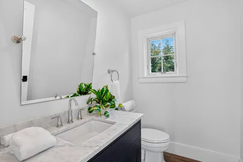 $6,595,000 | 17 Town Lot Road, Edgartown, MA 02539