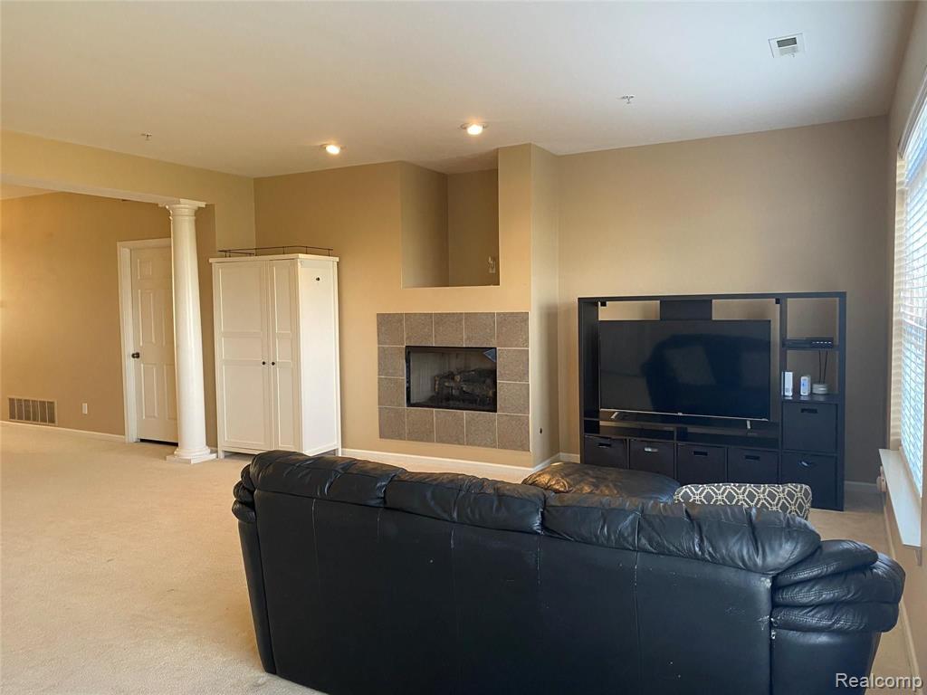 1390 Devon Lane Troy, MI 48084 - Photo 12 of 25