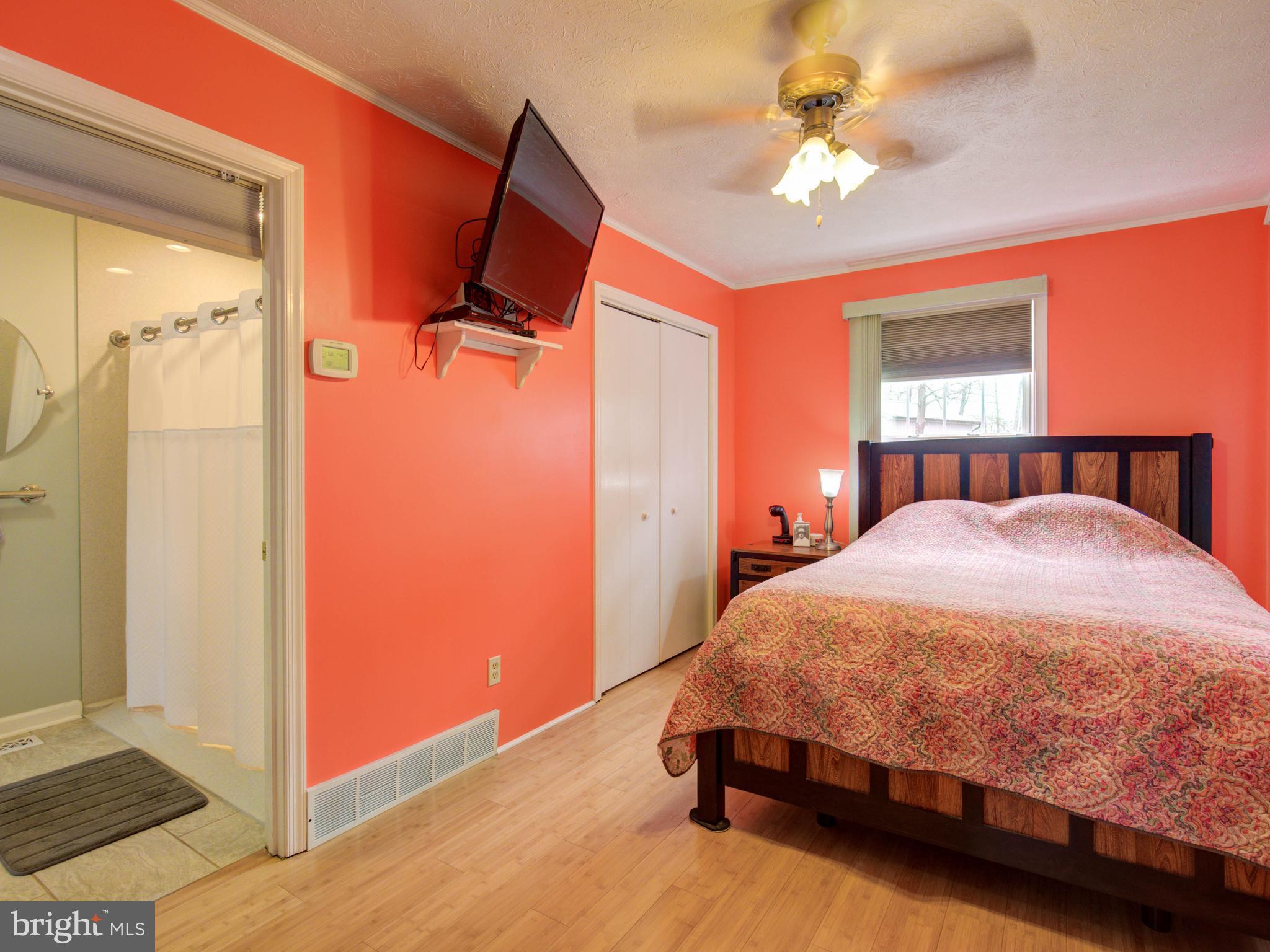 449 Rolling Ridge Lane Winchester, VA 22603 - Photo 16 of 30 2nd main level bedroom w/attached bath