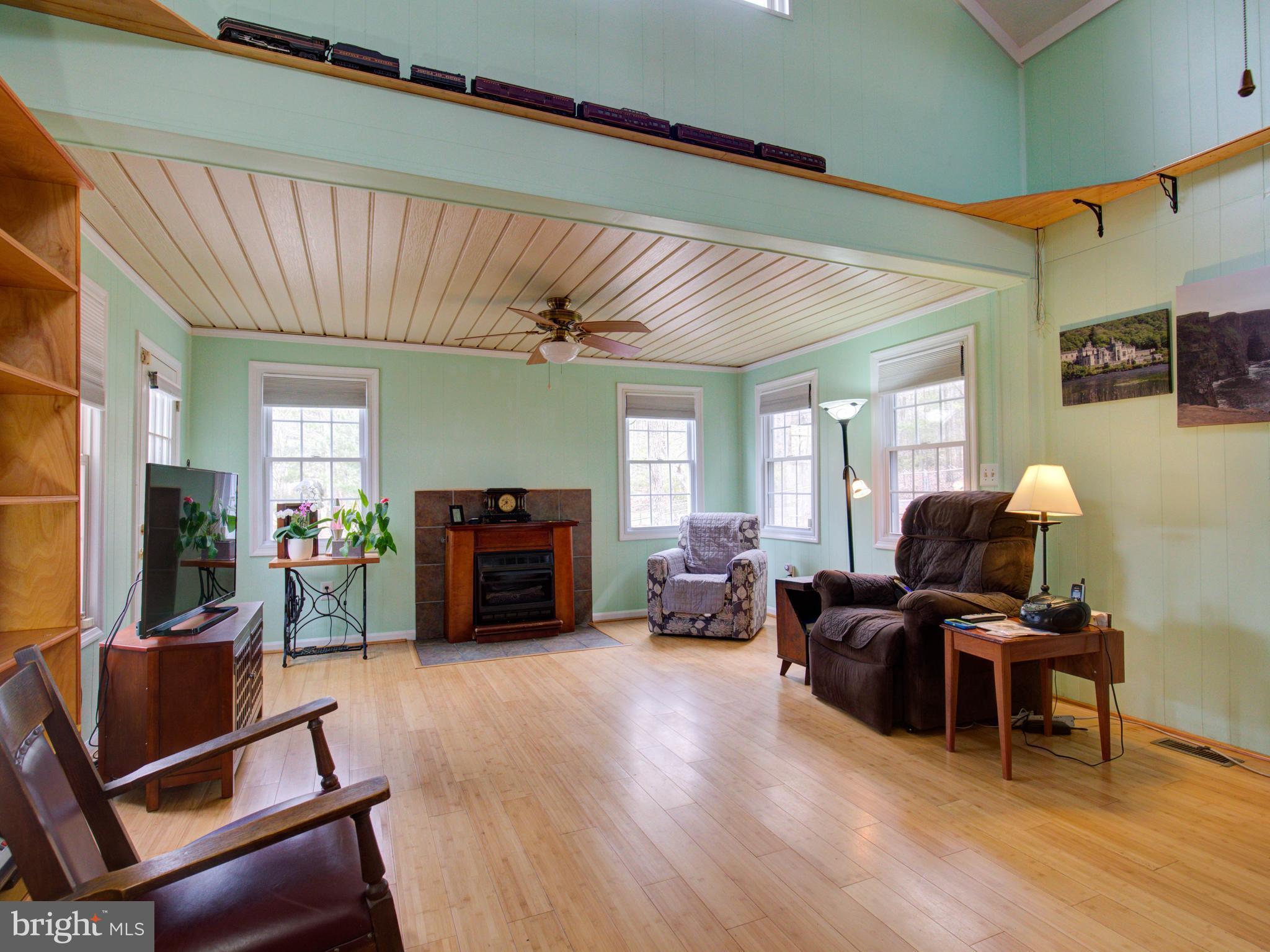 449 Rolling Ridge Lane Winchester, VA 22603 - Photo 17 of 30 Family Room