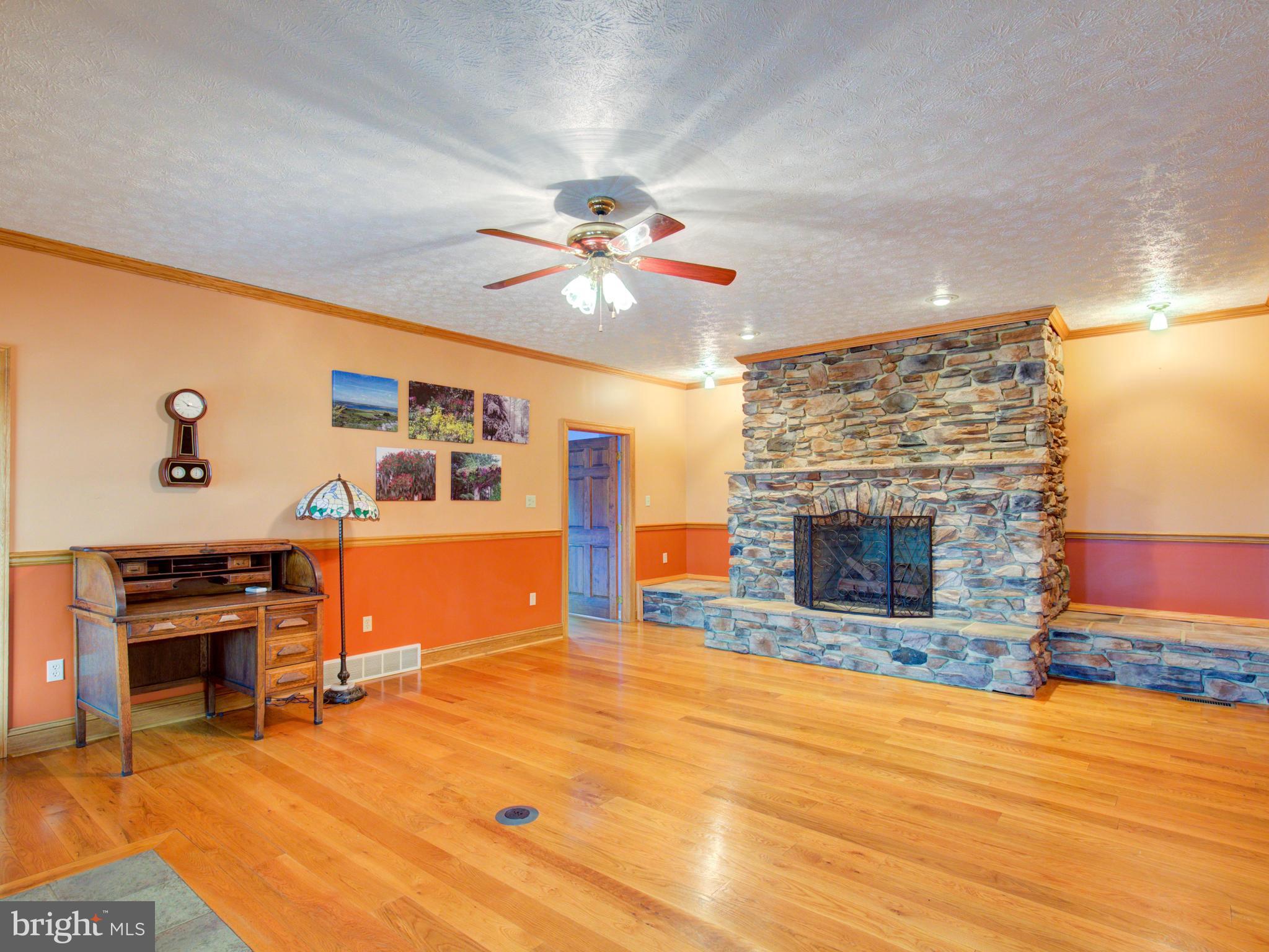 449 Rolling Ridge Lane Winchester, VA 22603 - Photo 8 of 30 Living Room