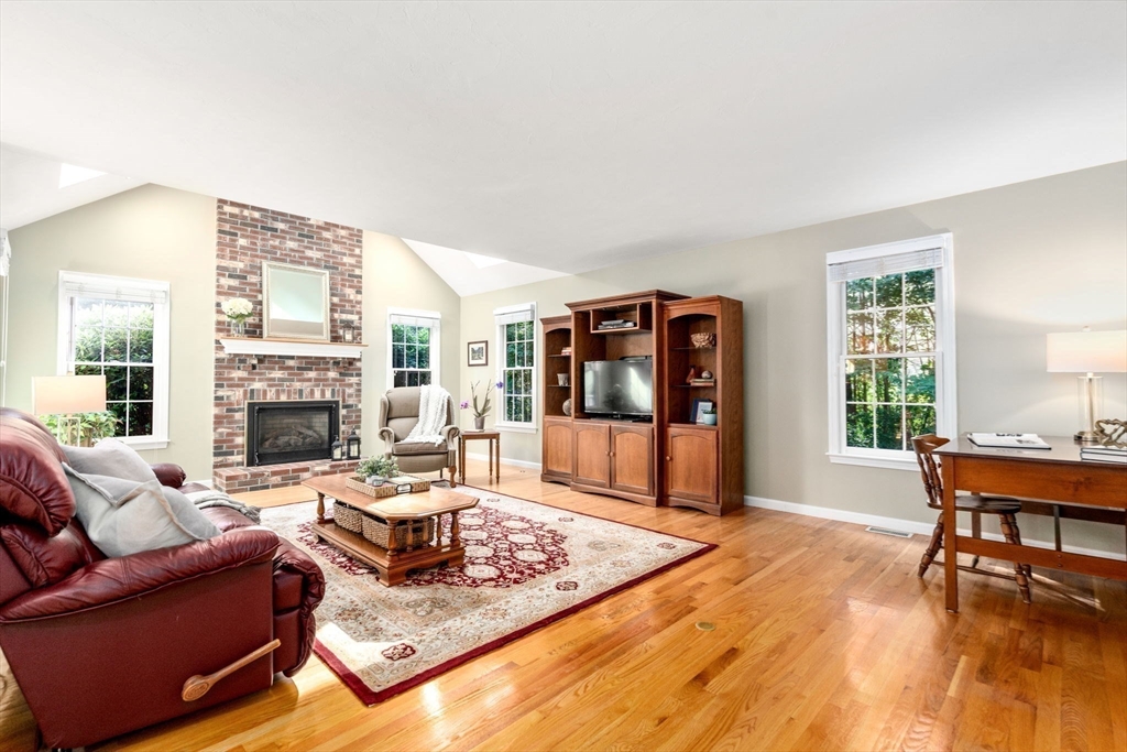 1 Applewood Road Norfolk, MA 02056 - Photo 16 of 41 Gallery Image 16