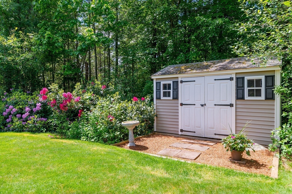 1 Applewood Road Norfolk, MA 02056 - Photo 9 of 41 Gallery Image 9