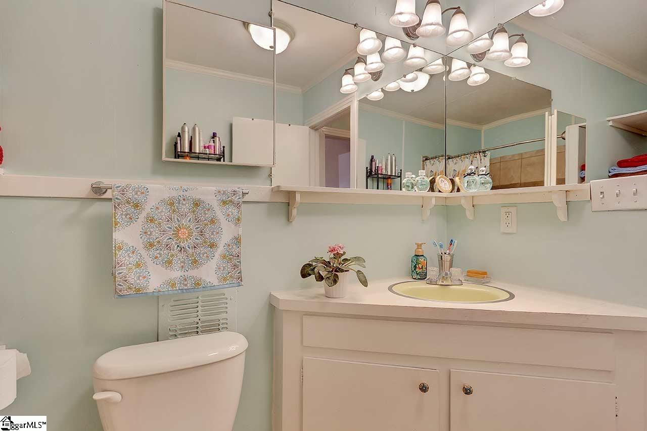 204 South Line Street Greer, SC 29651 - Photo 22 of 34 Gallery Image 22