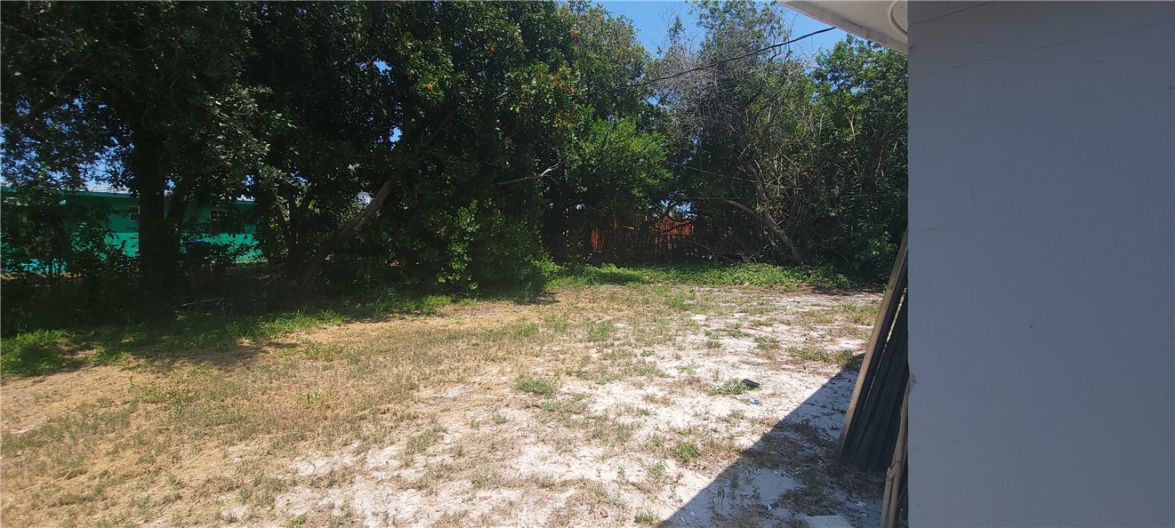412 7th Road Southwest Vero Beach, FL 32962 - Photo 18 of 19 a view of a yard