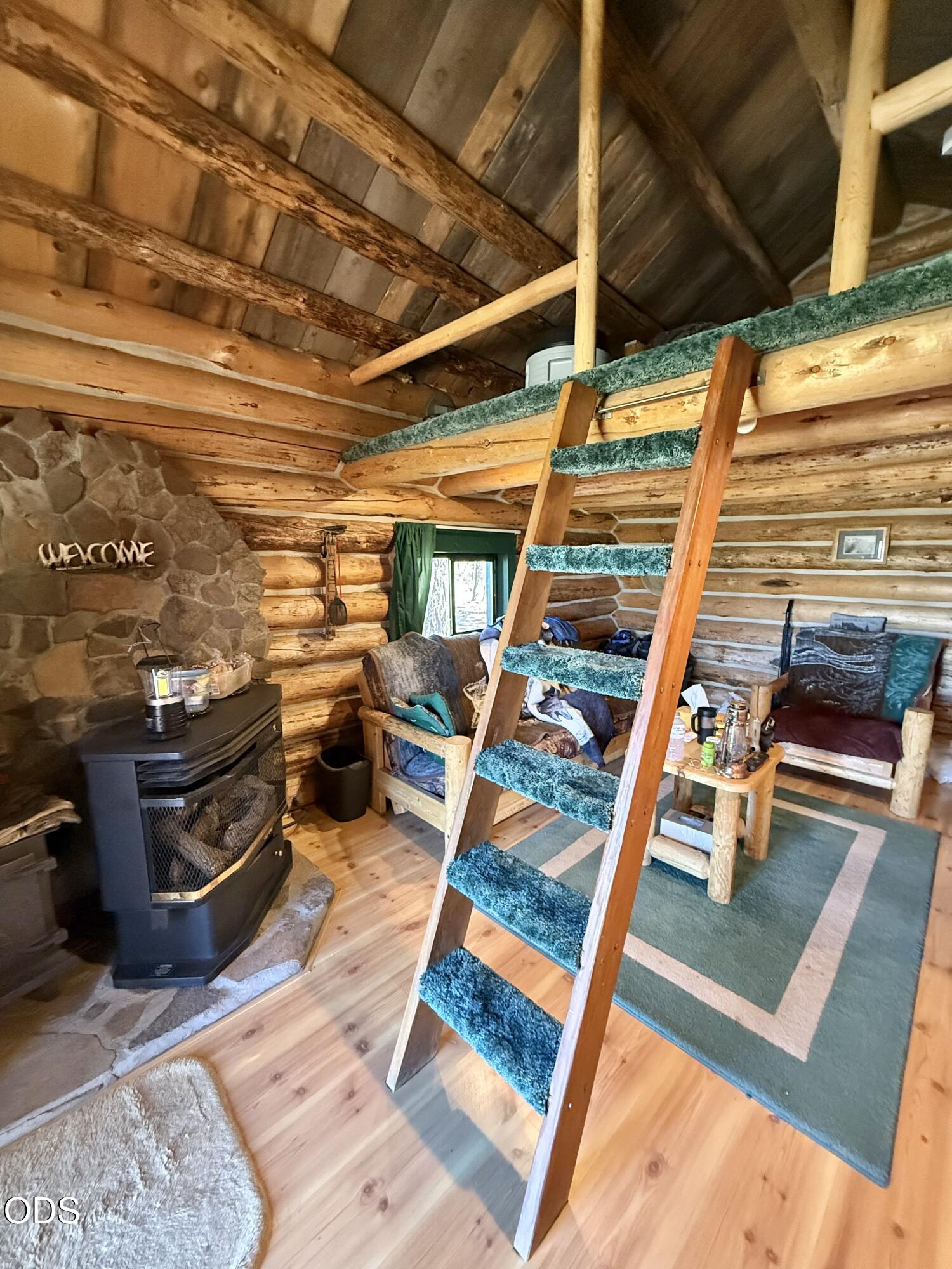39860 9 Mile Road Chiloquin, OR 97624 - Photo 3 of 13