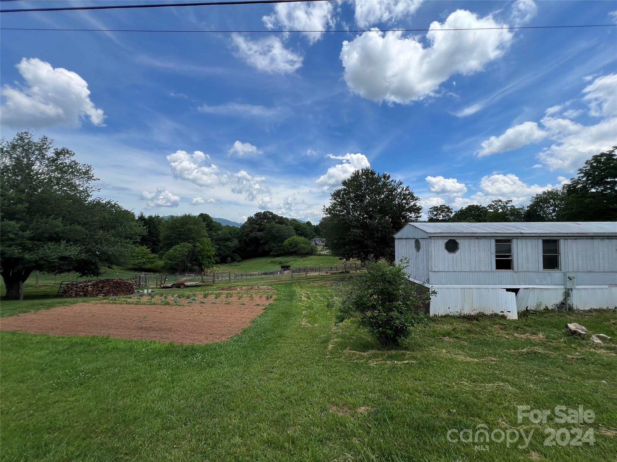 434 Justice Ridge Road Candler, NC 28715 - Photo 11 of 26 Gallery Image 11