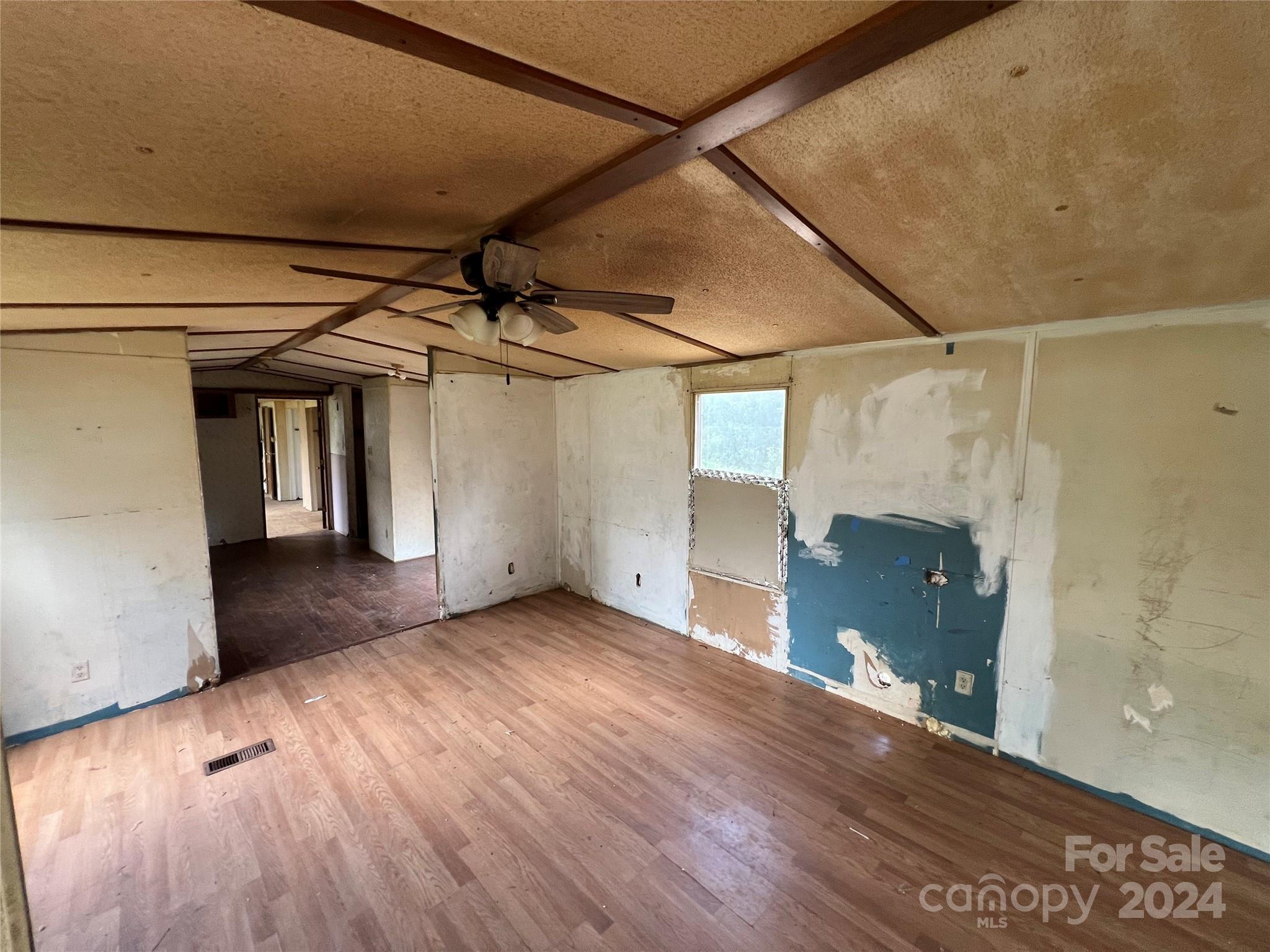 434 Justice Ridge Road Candler, NC 28715 - Photo 13 of 26 Gallery Image 13