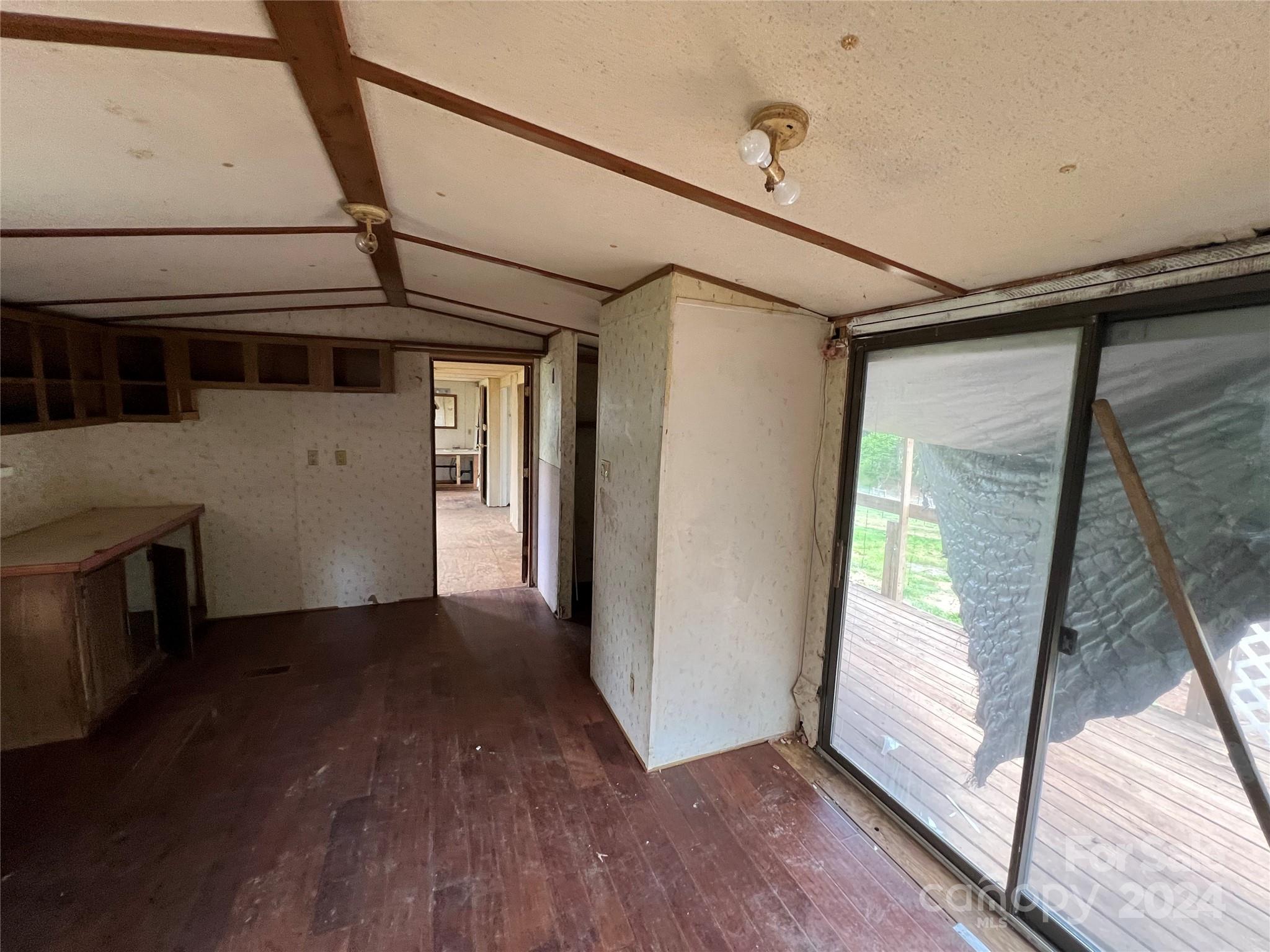 434 Justice Ridge Road Candler, NC 28715 - Photo 15 of 26 Gallery Image 15