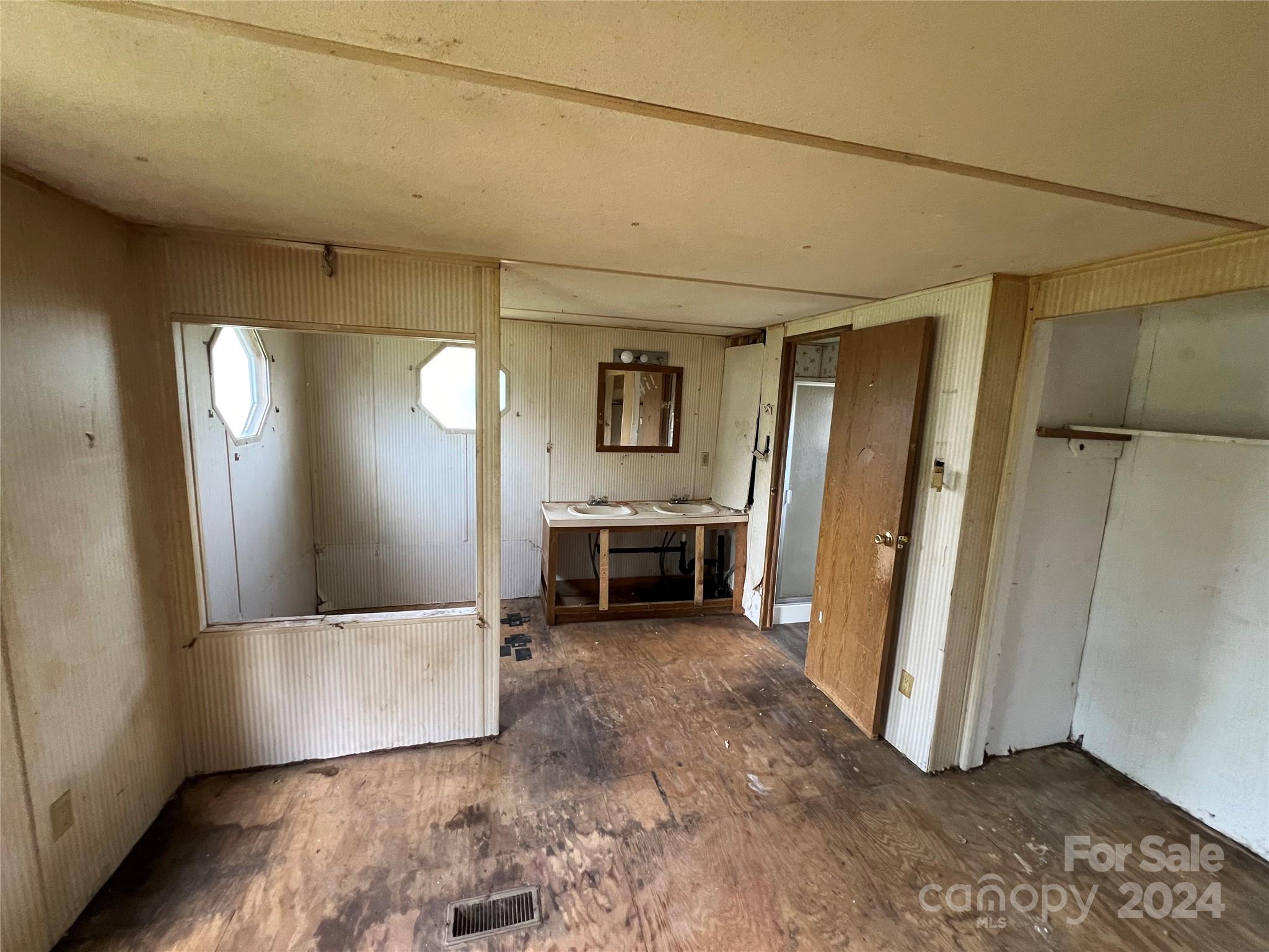 434 Justice Ridge Road Candler, NC 28715 - Photo 20 of 26 Gallery Image 20