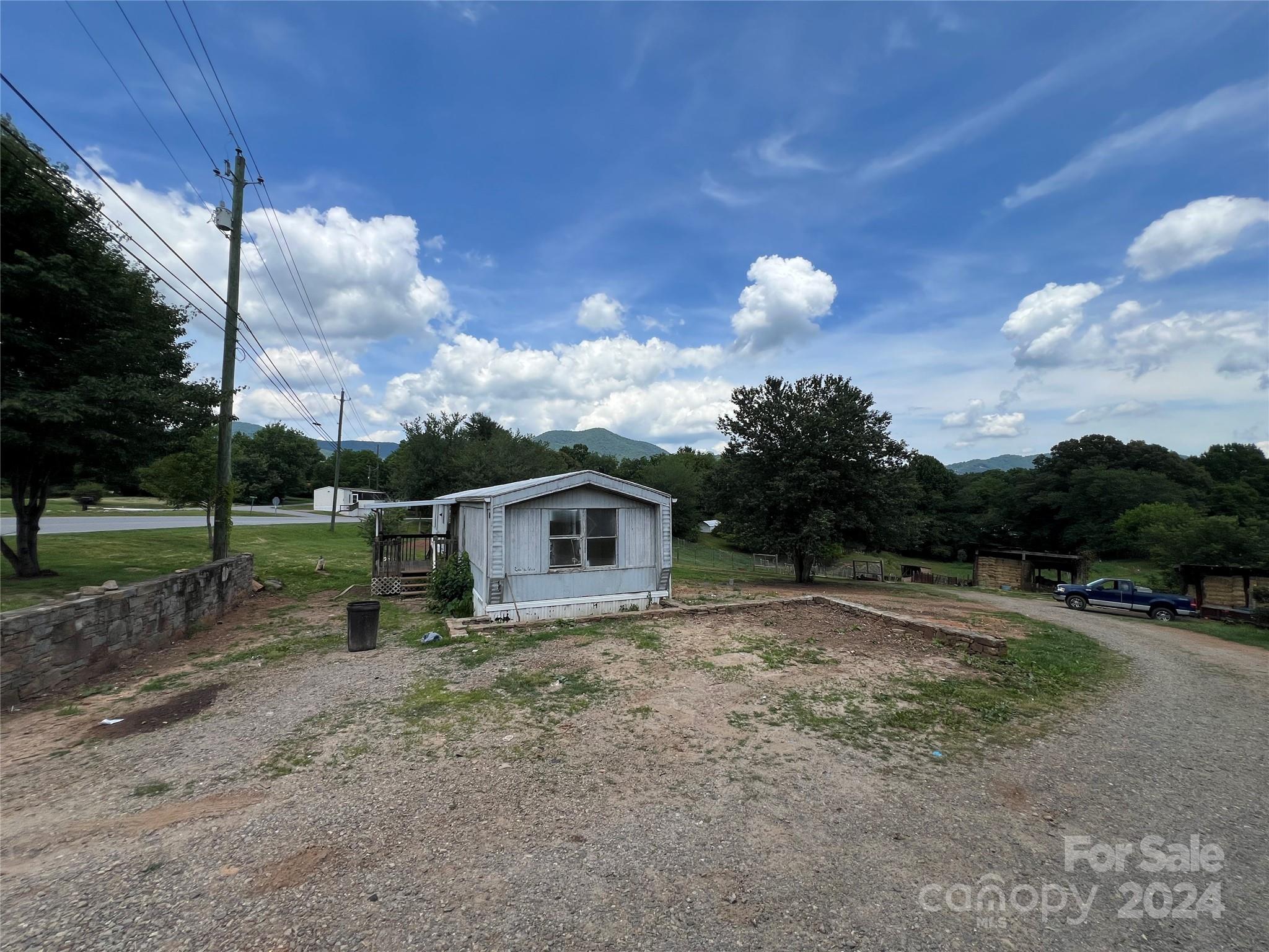 434 Justice Ridge Road Candler, NC 28715 - Photo 2 of 26 Gallery Image 2