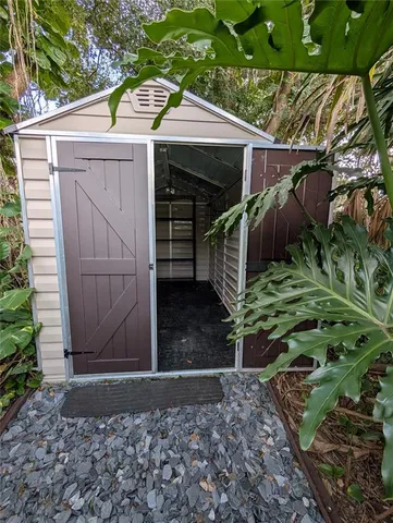 $2,900 | 1117 Lakemont Drive, Valrico, FL 33594