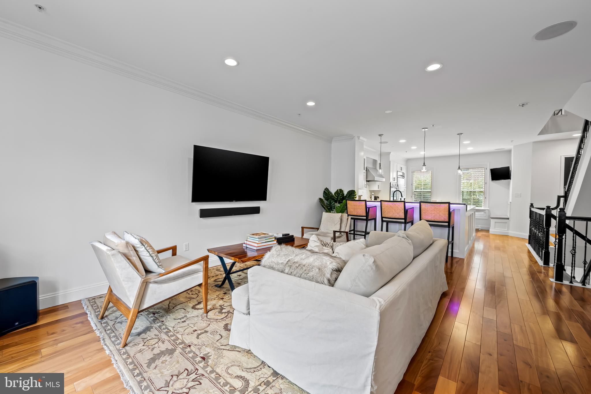 1252 Dockside Circle Baltimore, MD 21224 - Photo 16 of 59 living room