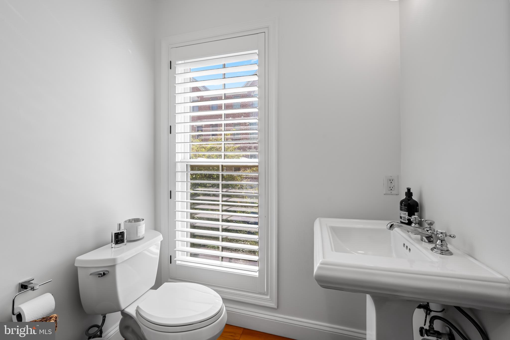 1252 Dockside Circle Baltimore, MD 21224 - Photo 18 of 59 half bath