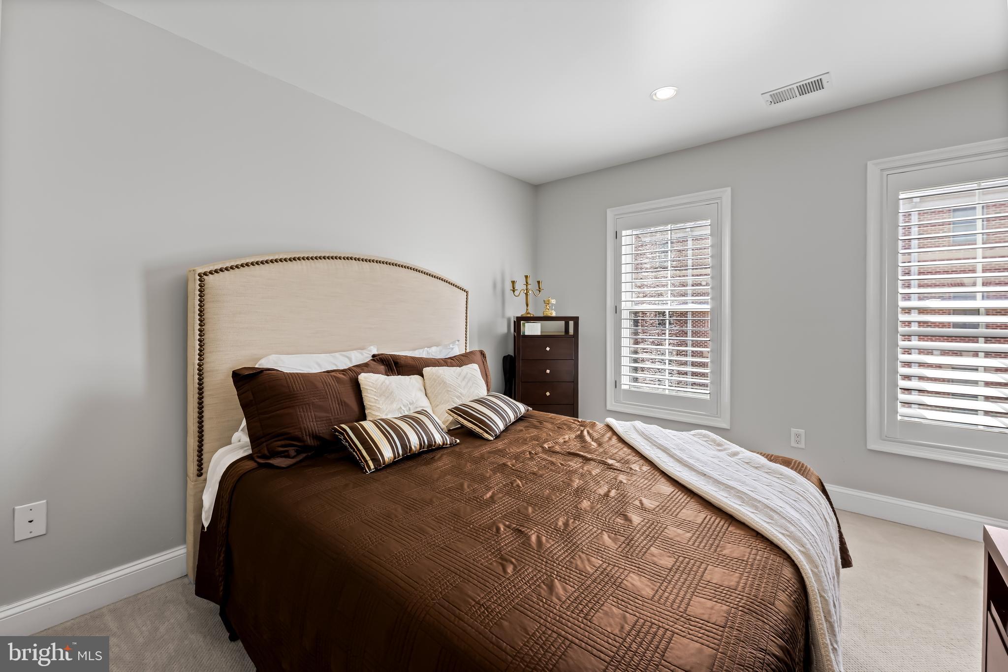 1252 Dockside Circle Baltimore, MD 21224 - Photo 20 of 59 2nd bedroom