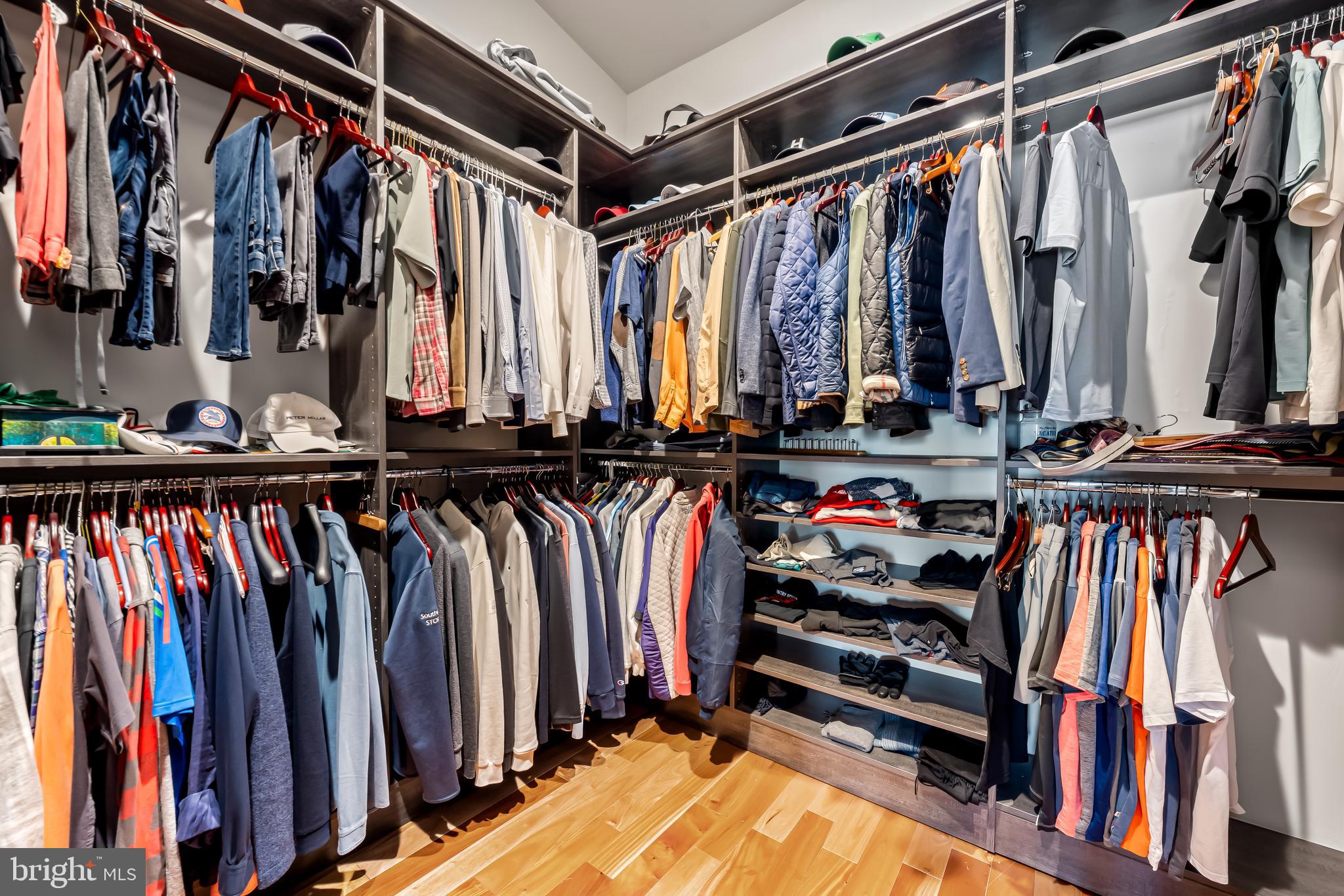 1252 Dockside Circle Baltimore, MD 21224 - Photo 35 of 59 walk-in closet