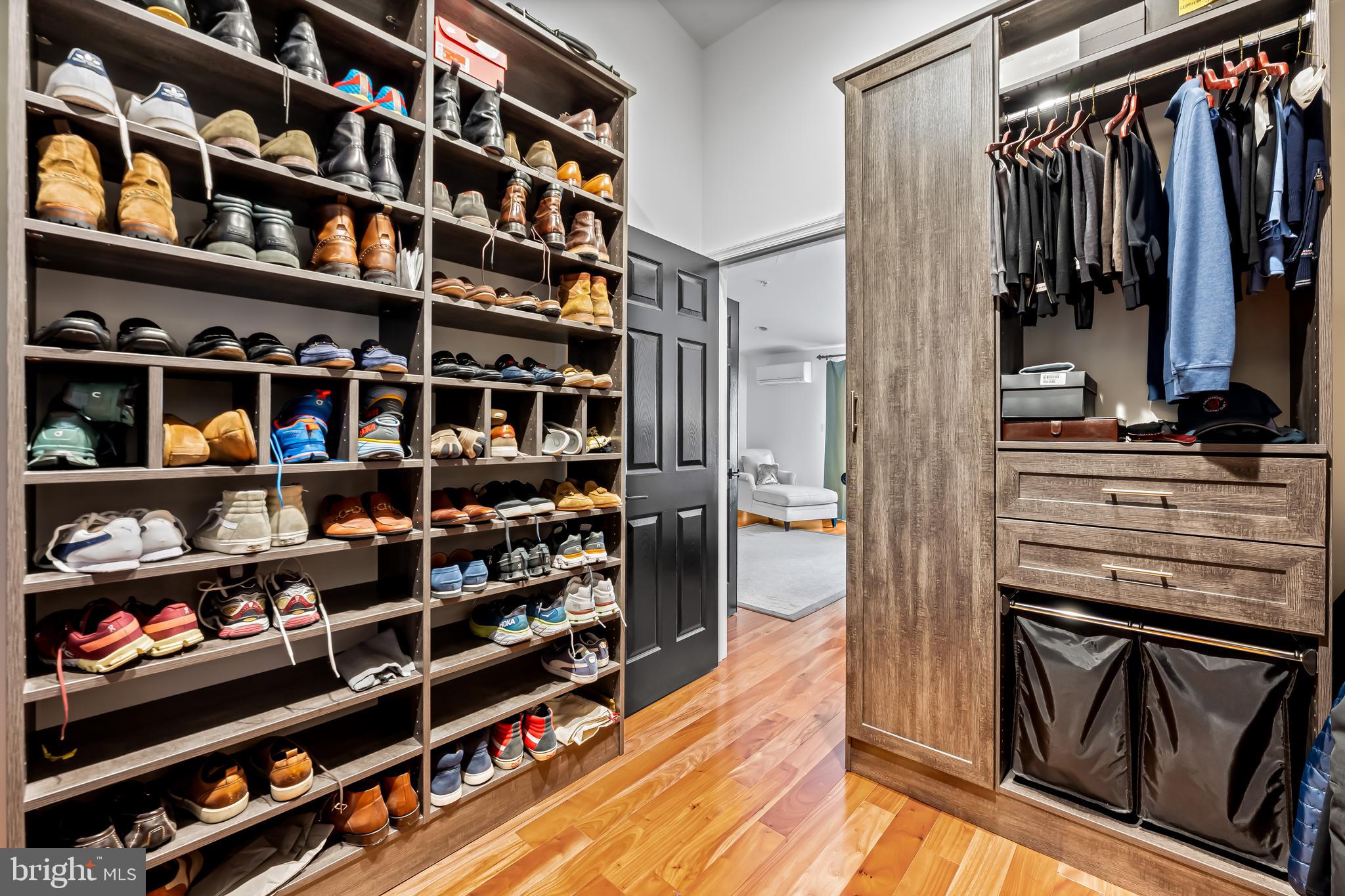 1252 Dockside Circle Baltimore, MD 21224 - Photo 36 of 59 walk-in closet