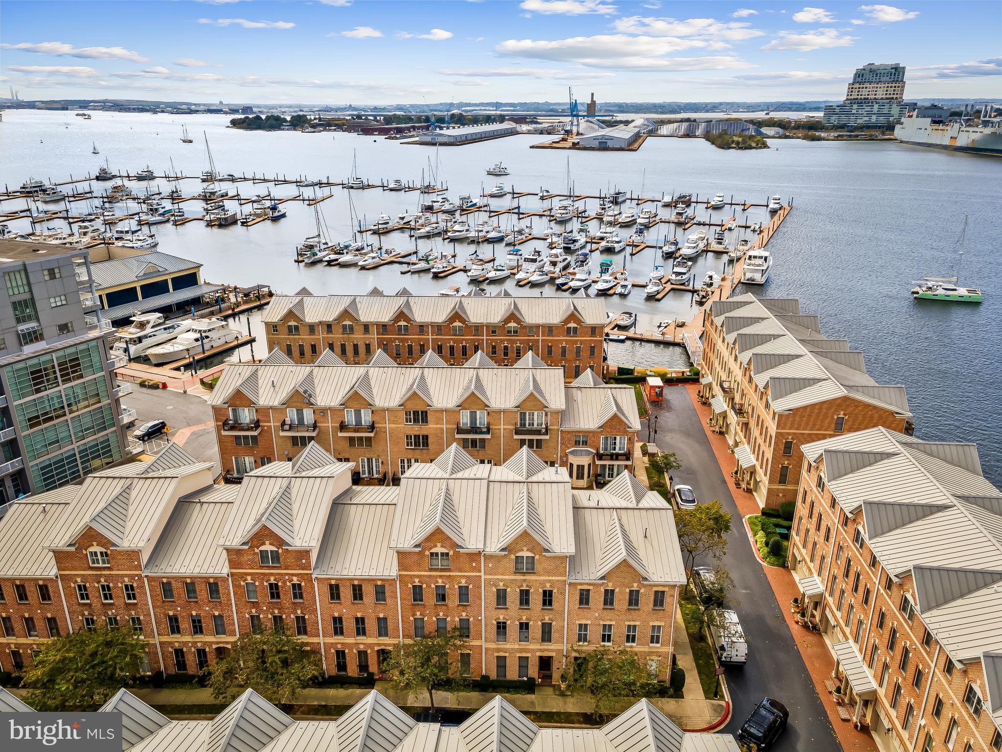 1252 Dockside Circle Baltimore, MD 21224 - Photo 45 of 59 drone