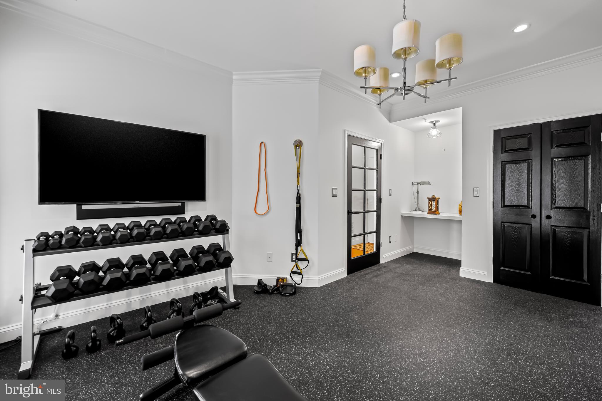 1252 Dockside Circle Baltimore, MD 21224 - Photo 5 of 59 1st floor bedroom