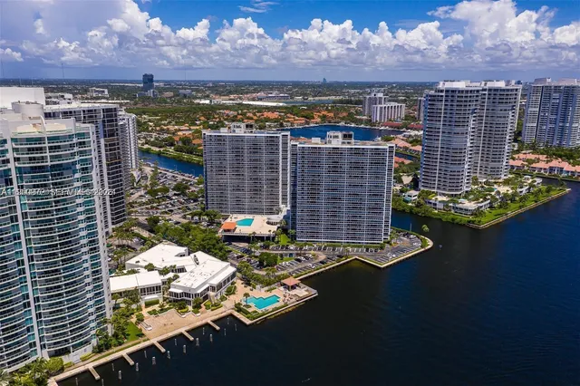 $2,800 | 20505 East Country Club Drive, Unit 1434, Aventura, FL 33180