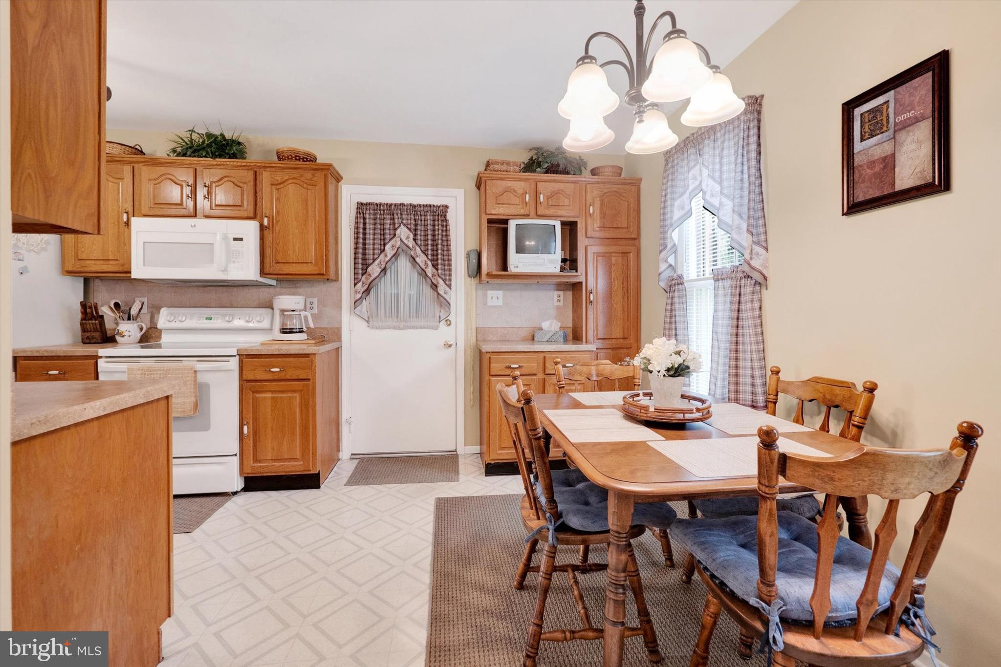 Eat in Kitchen