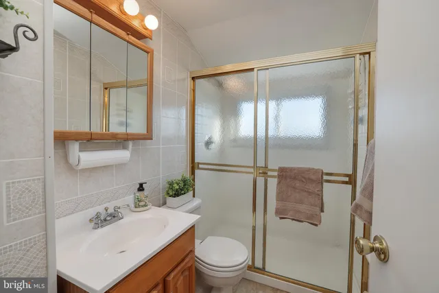 $365,000 | 110 Kenwood Drive North, Levittown, PA 19055