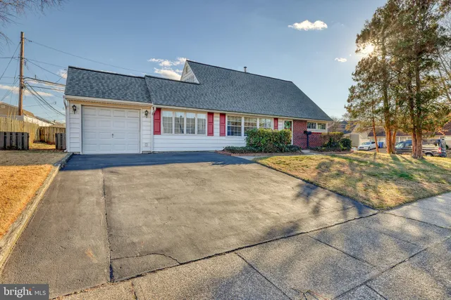 $365,000 | 110 Kenwood Drive North, Levittown, PA 19055