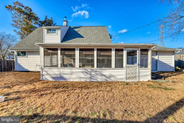 $365,000 | 110 Kenwood Drive North, Levittown, PA 19055