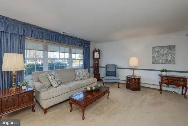 $365,000 | 110 Kenwood Drive North, Levittown, PA 19055