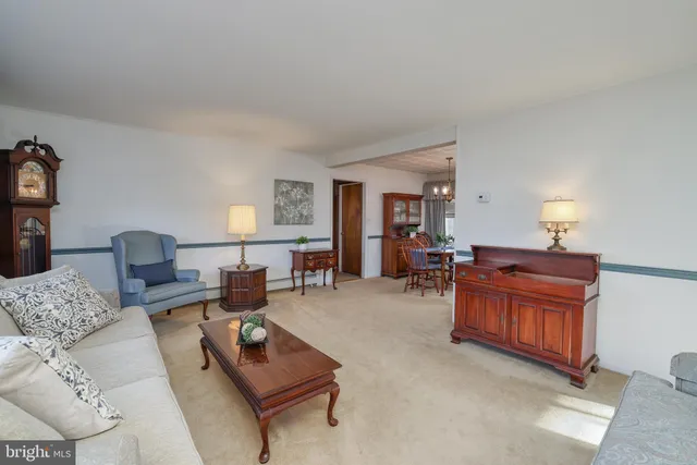 $365,000 | 110 Kenwood Drive North, Levittown, PA 19055