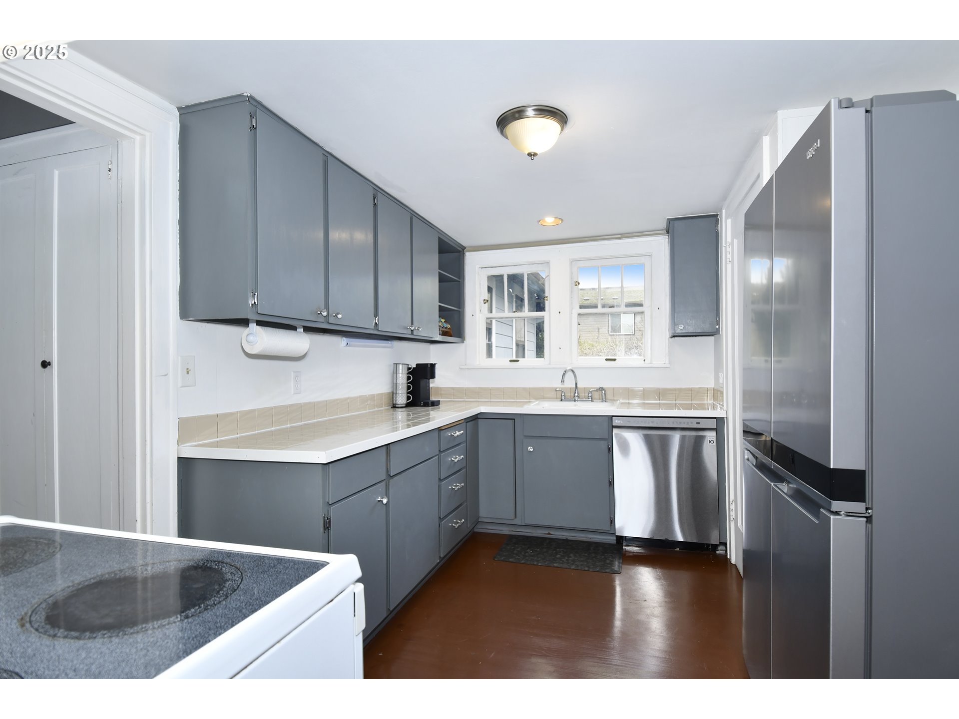 414 Southwest Pendleton Street Portland, OR 97239 - Photo 7 of 24 Gallery Image 7