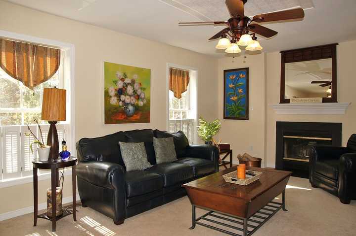 6582 Sylvan Brook Road Roanoke, VA 24018 - Photo 16 of 32 Family room 2