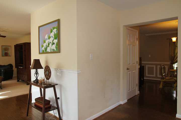 6582 Sylvan Brook Road Roanoke, VA 24018 - Photo 10 of 32 Kitchen to Dining Room