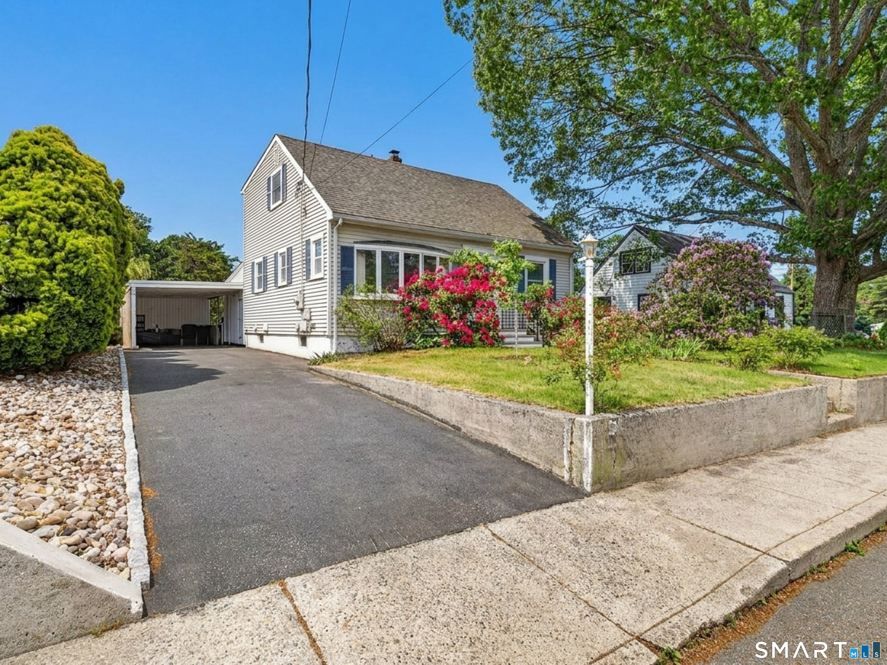 52 Division Street Groton, CT 06340 - Photo 2 of 32