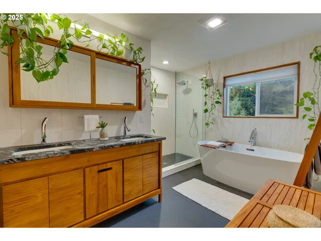 $599,900 | 2733 Northeast 92nd Avenue, Portland, OR 97220