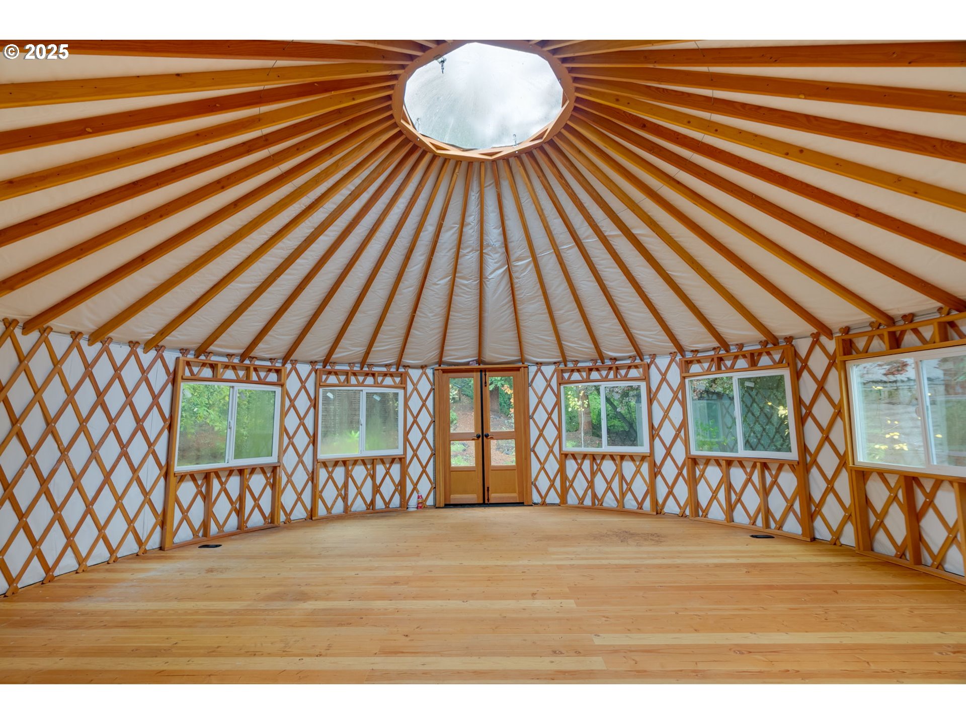 2733 Northeast 92nd Avenue Portland, OR 97220 - Photo 45 of 48 a backyard of a house