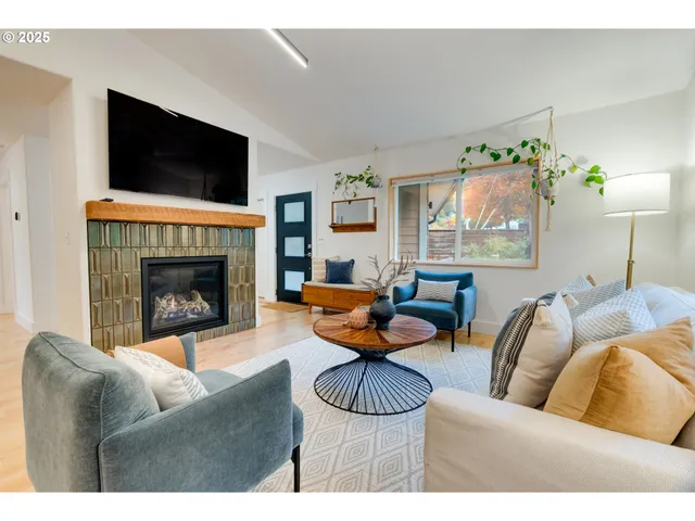 $599,900 | 2733 Northeast 92nd Avenue, Portland, OR 97220