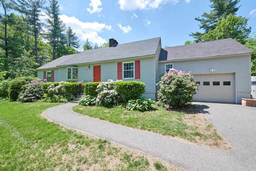 103 Gilcreast Road Londonderry, NH 03053 - Photo 1 of 26 Gallery Image 1