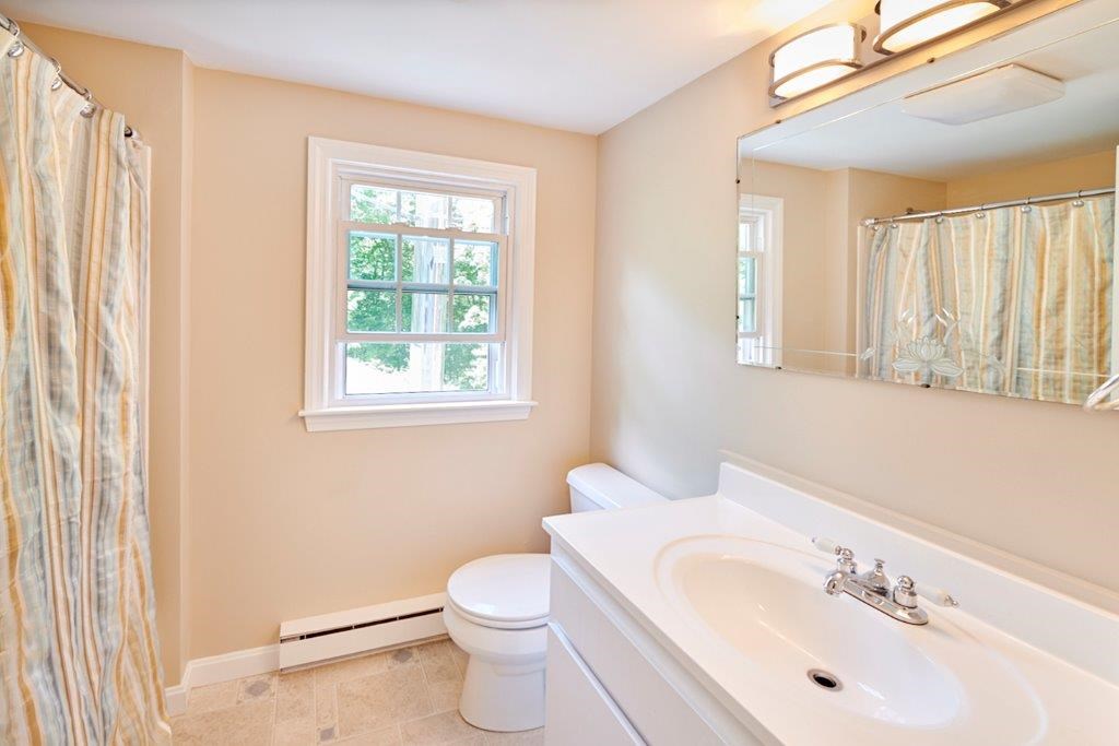 103 Gilcreast Road Londonderry, NH 03053 - Photo 19 of 26 Gallery Image 19