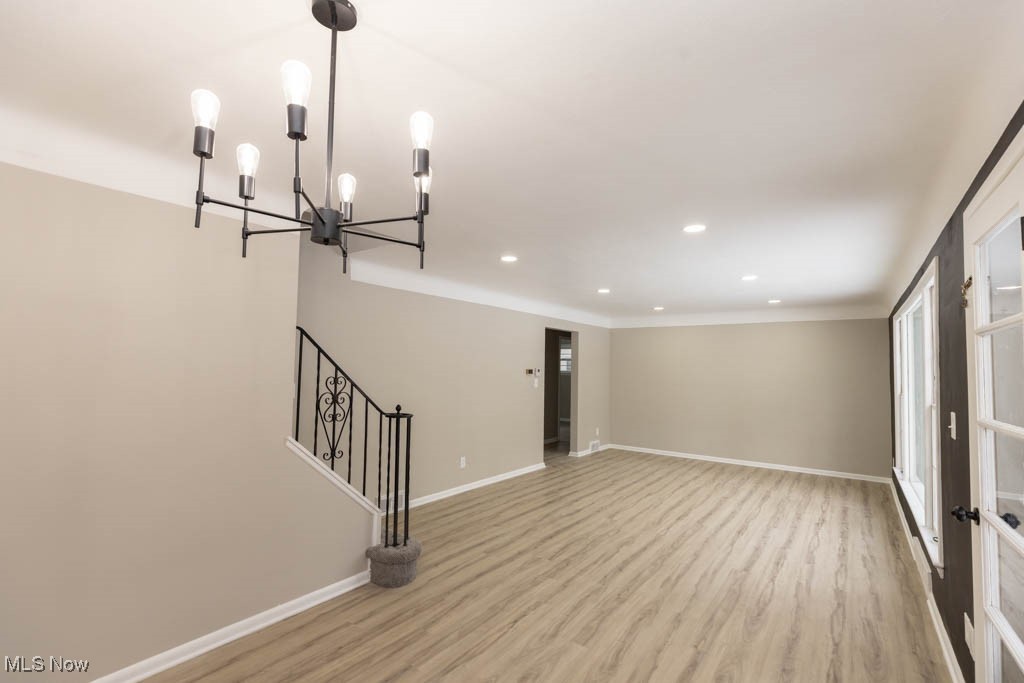 5209 East Farnhurst Road Cleveland, OH 44124 - Photo 8 of 29 Dining Room