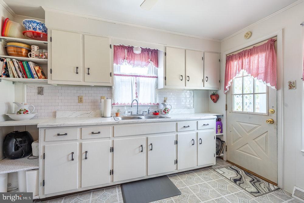 204 Baptist Road Hancock, MD 21750 - Photo 11 of 41 Gallery Image 11