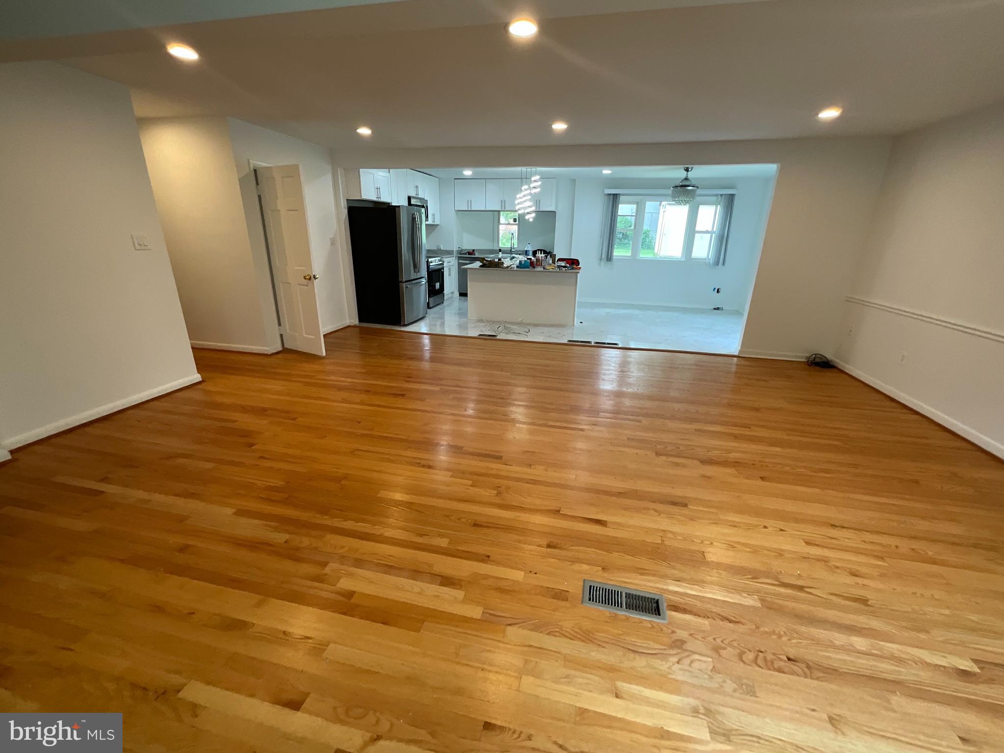 10708 Meadowhill Road Silver Spring, MD 20901 - Photo 4 of 25