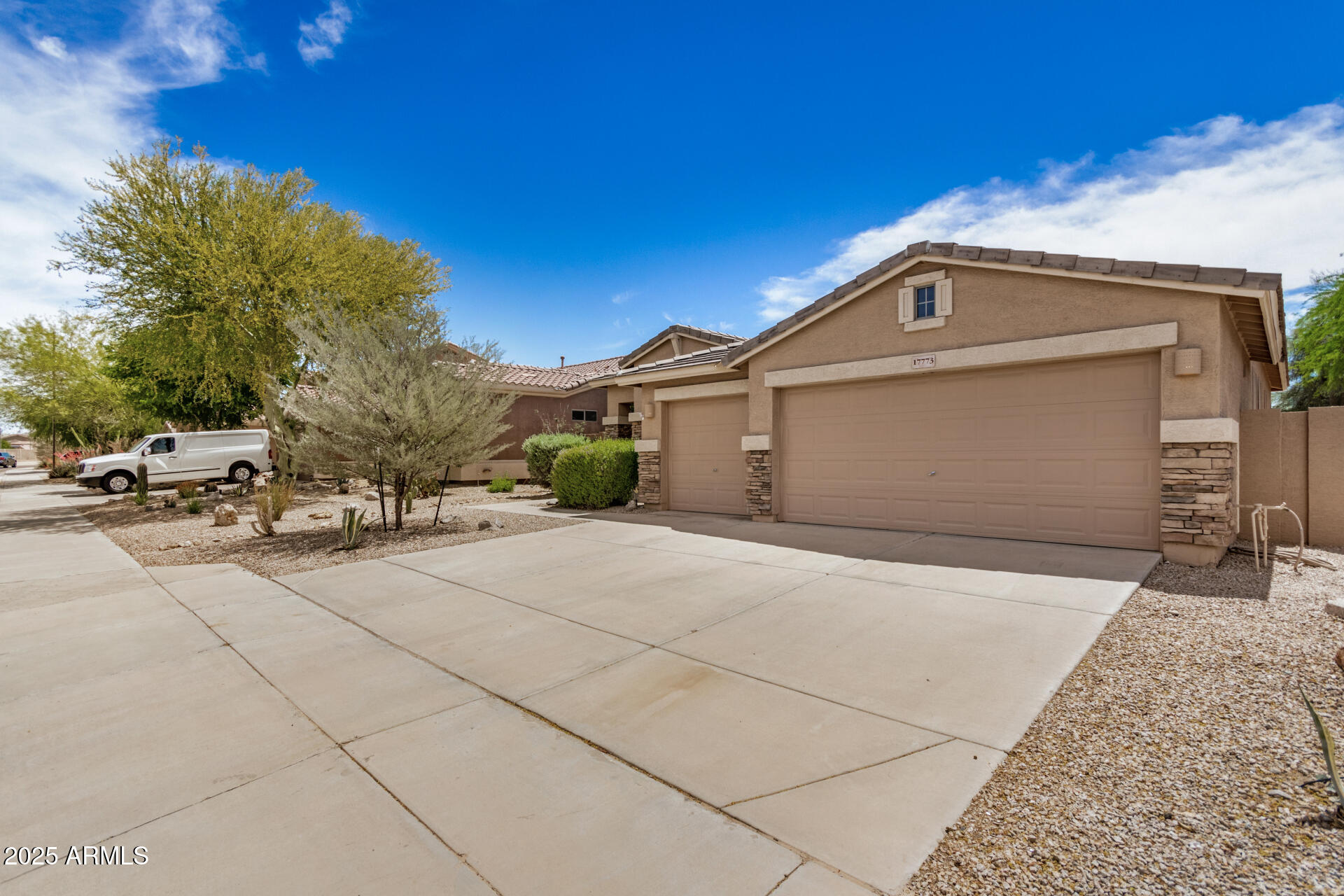 17773 Manso Street Goodyear, AZ 85338 - Photo 3 of 36 06 - Manso
