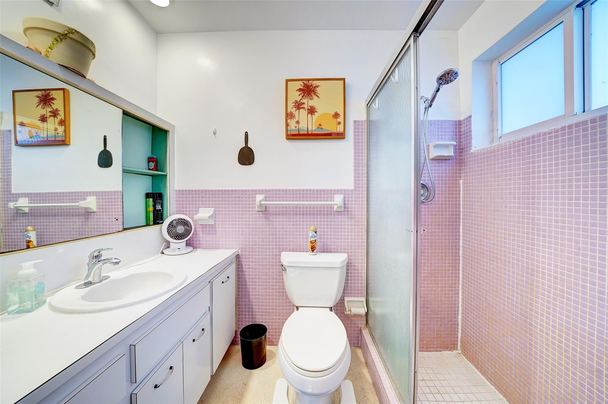 3314 West Park Road Hollywood, FL 33021 - Photo 20 of 25 a bathroom with a toilet sink and mirror