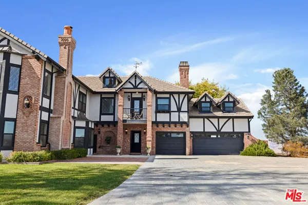 $11,975,000 | 28765 Pine Canyon Road, Lake Hughes, CA 93532