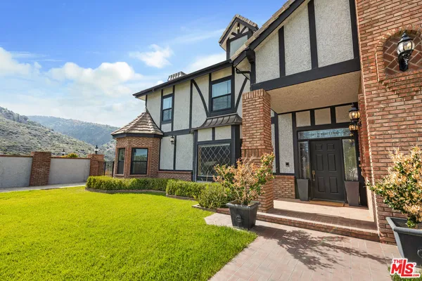 $11,975,000 | 28765 Pine Canyon Road, Lake Hughes, CA 93532