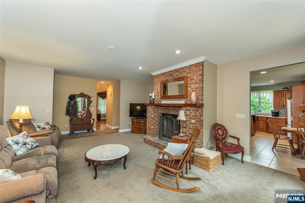 37 Thomas Wayne, NJ 07470 - Photo 31 of 32