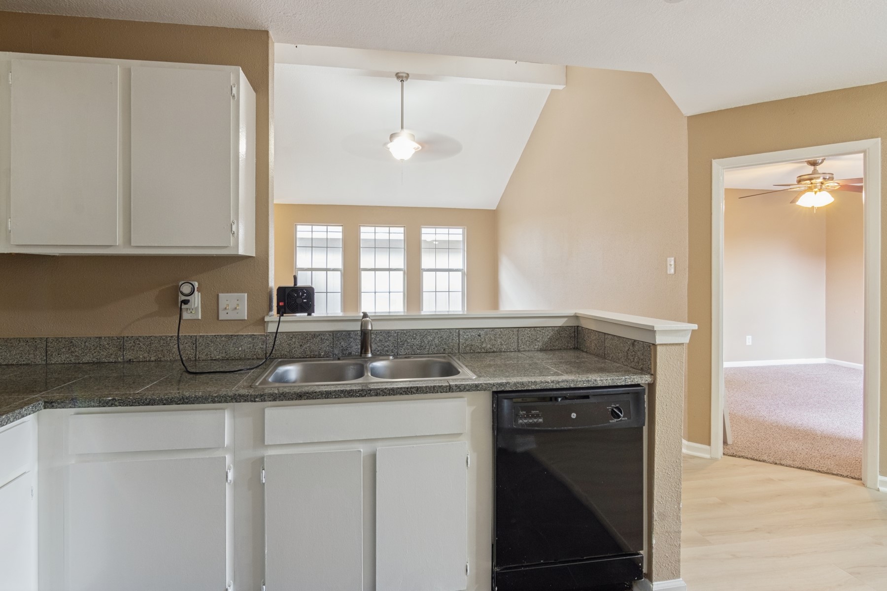 23511 Tree House Lane Spring, TX 77373 - Photo 8 of 20 Gallery Image 8