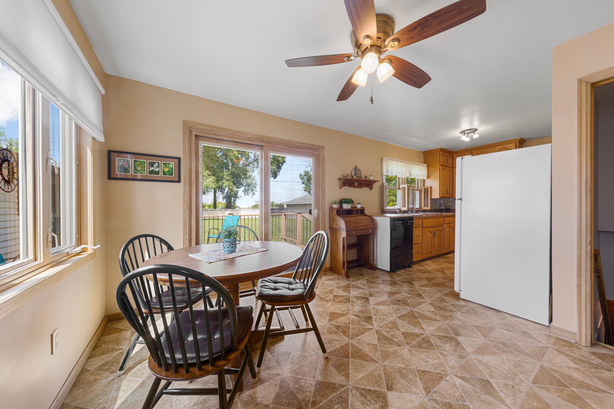 142 22nd Avenue Southwest Faribault, MN 55021 - Photo 7 of 31