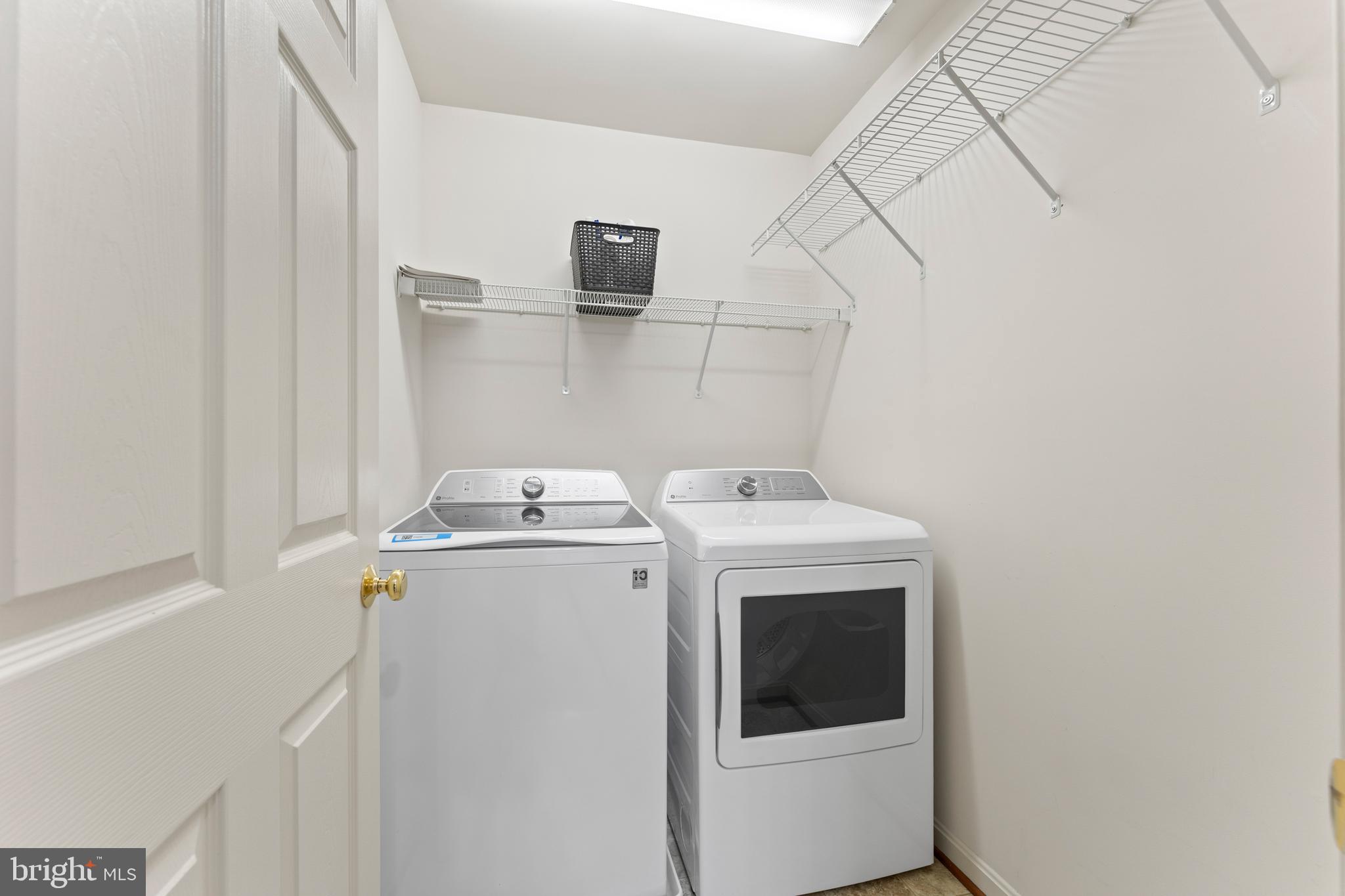 18350 Congressional Circle Ruther Glen, VA 22546 - Photo 32 of 55 a utility room with dryer and washer